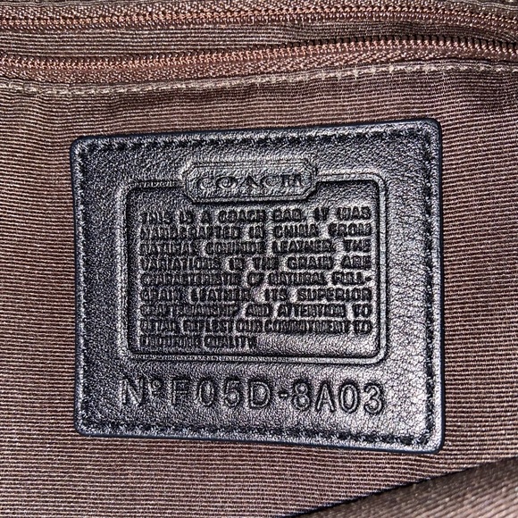 Coach Chocolate Leather Purse. Great condition! - Picture 4 of 4